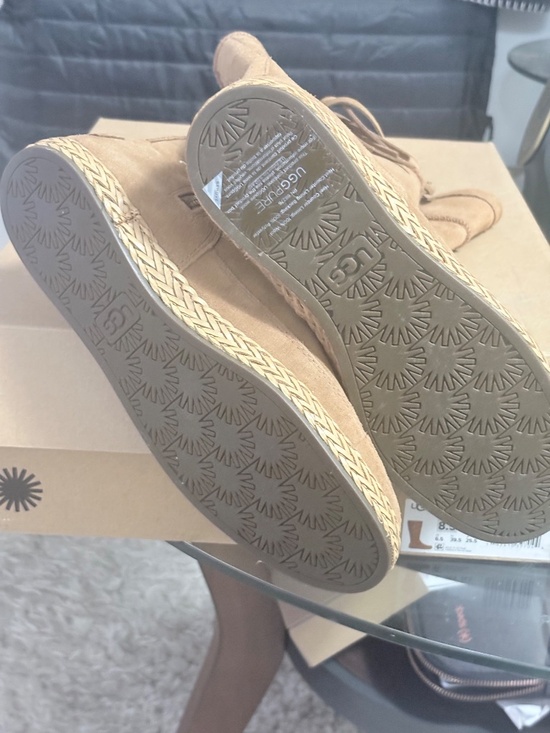 Ugg suede boots - Picture 9 of 9